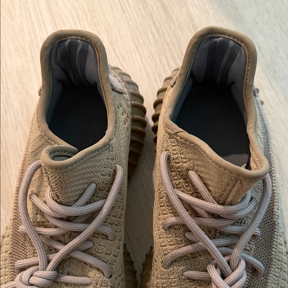 Yeezy Boost - Picture 5 of 5